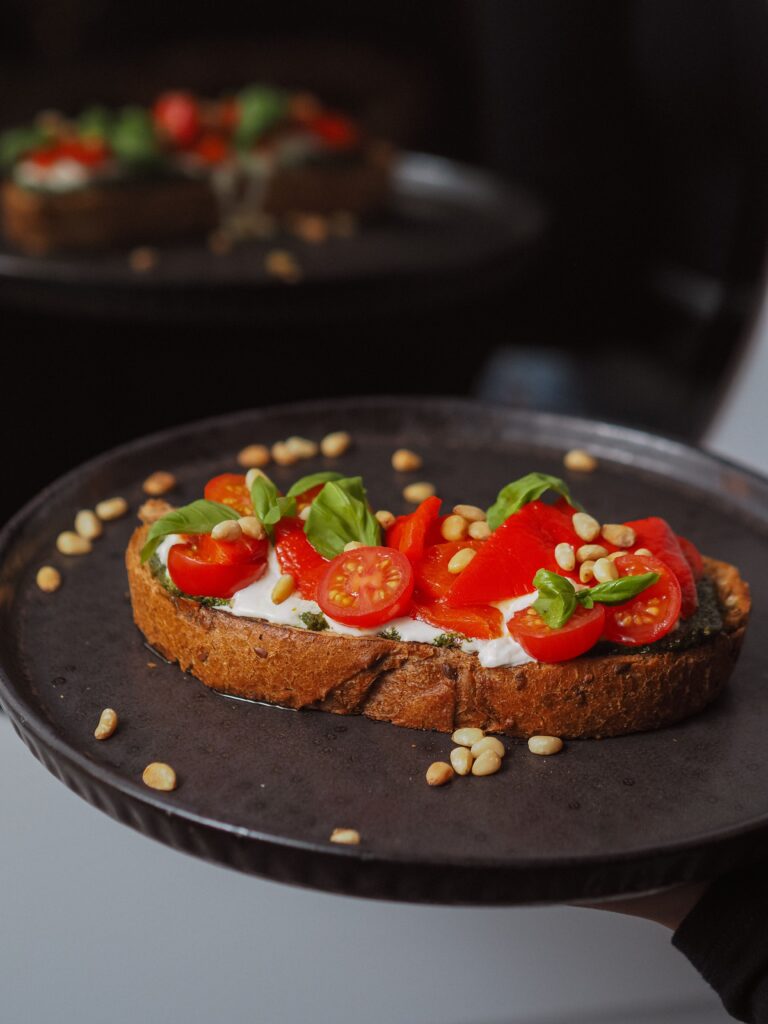 The Viral 5-Minute Pesto Pizza Toast Everyone is Obsessed With