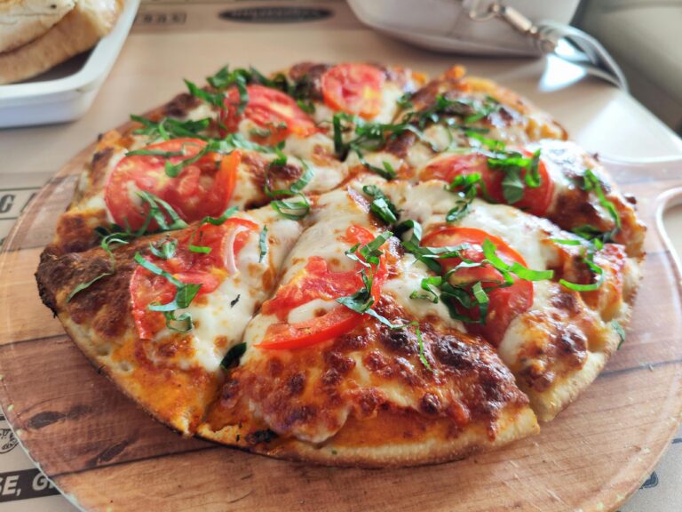 The 10-Minute Air Fryer Garlic Bread Pizza Hack